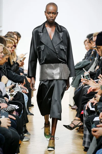 Look 25